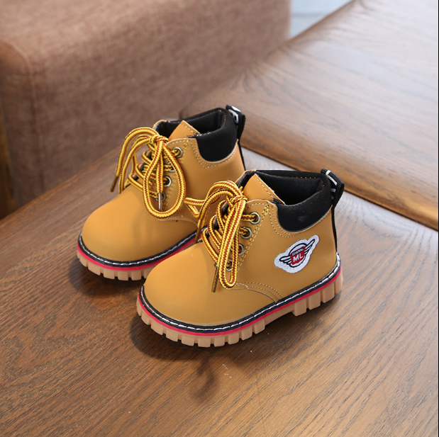 Baby cotton shoes 2021 autumn and winter new female treasure 1-3 years old 2 warm plus velvet children Martin boots boys winter shoes tide