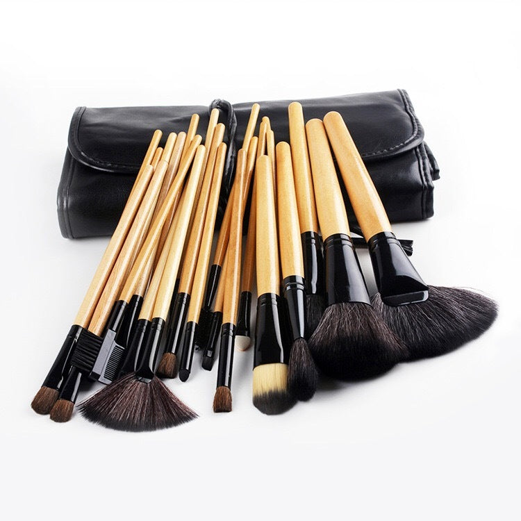 Bonnie Vic - 24 branch brushes makeup brush