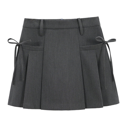 Fashionable Gray Pleated Skirt Woman