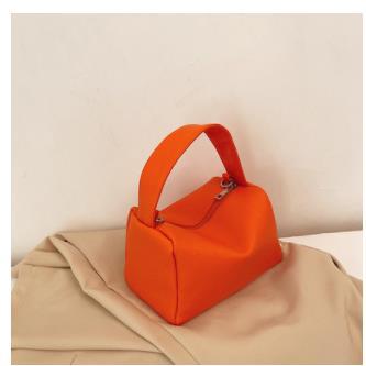 Spring New Fashion All-match Chain Hand Bag